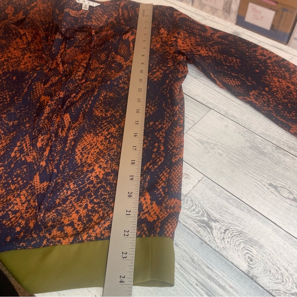 CAbi Python Snake Skin Pattern Surplice Top Small - Picture 11 of 11